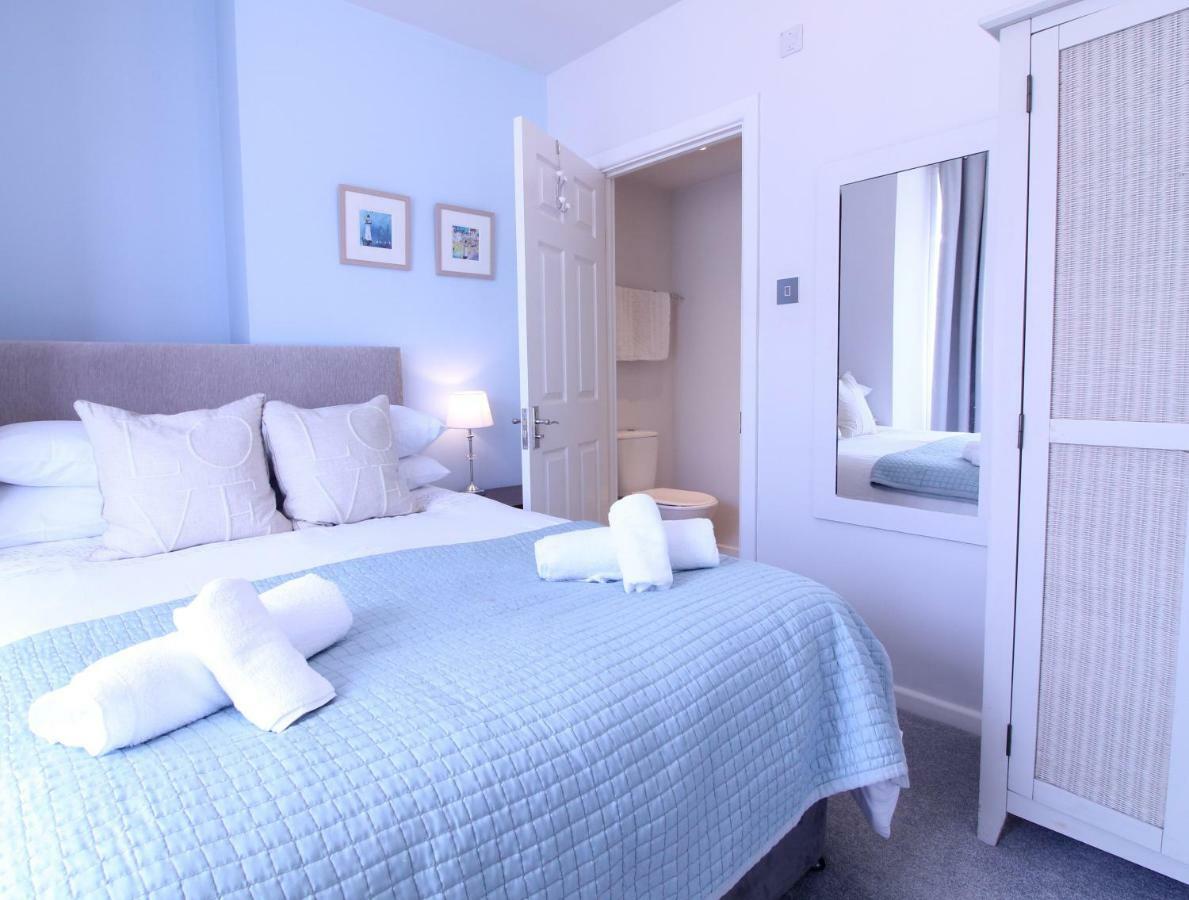 Newquay Escape, 5 Spacious Ensuite Bedrooms & Parking- Simplycheckin * Newquay (Cornwall)