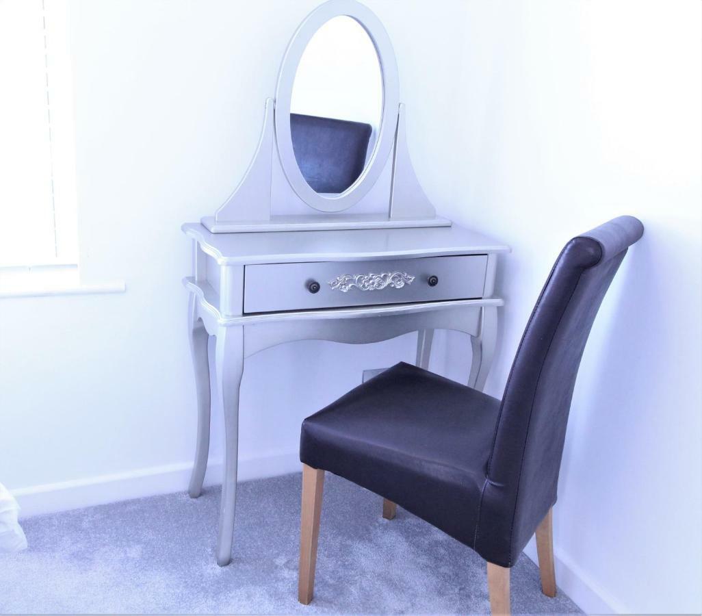 Newquay Escape, 5 Spacious Ensuite Bedrooms & Parking- Simplycheckin Holiday home Newquay (Cornwall)