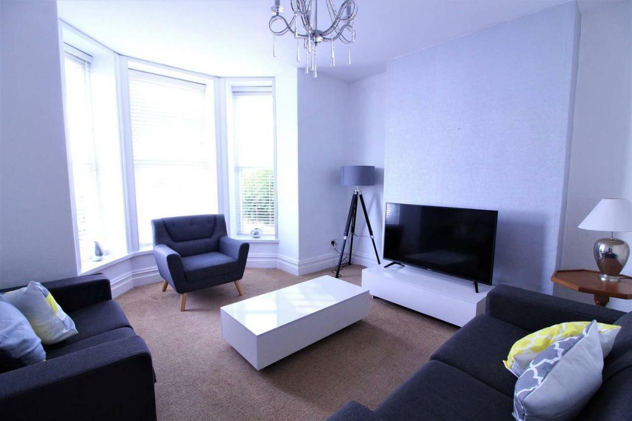 Holiday home Newquay Escape, 5 Spacious Ensuite Bedrooms & Parking- Simplycheckin Newquay (Cornwall)