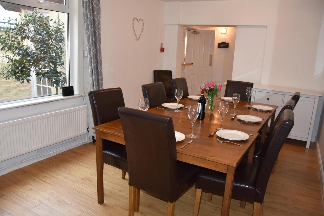 Newquay Escape, 5 Spacious Ensuite Bedrooms & Parking- Simplycheckin Newquay (Cornwall)